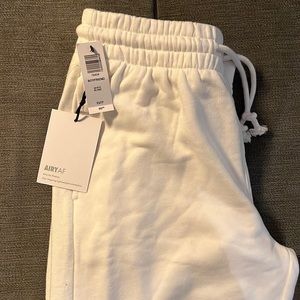 Brand new Aritzia AiryAF sweatpants